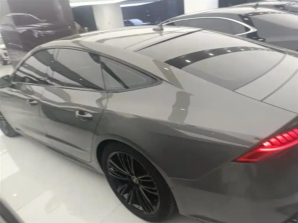 Audi A7 2022 из CN, фото 3