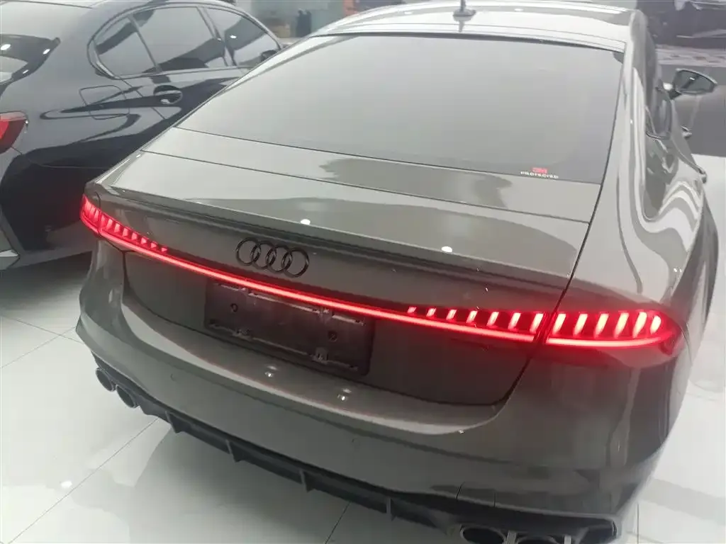 Audi A7 2022 из CN, фото 2