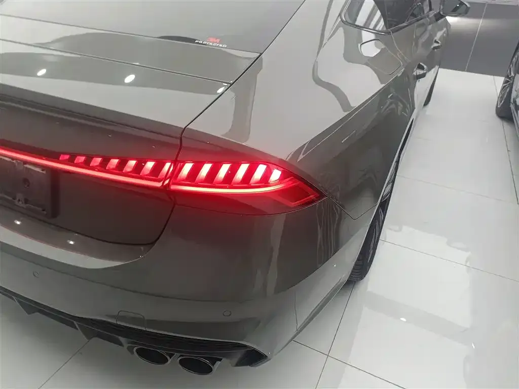 Audi A7 2022 из CN, фото 10