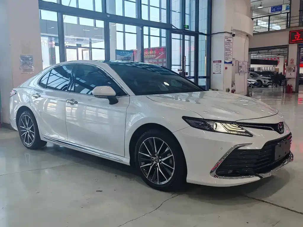 Toyota Camry 2023 из CN, фото 8