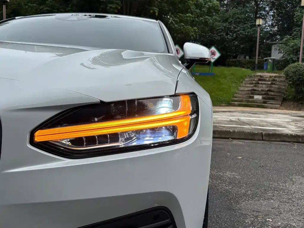 Volvo S90 PHEV 2021 из CN, фото 6