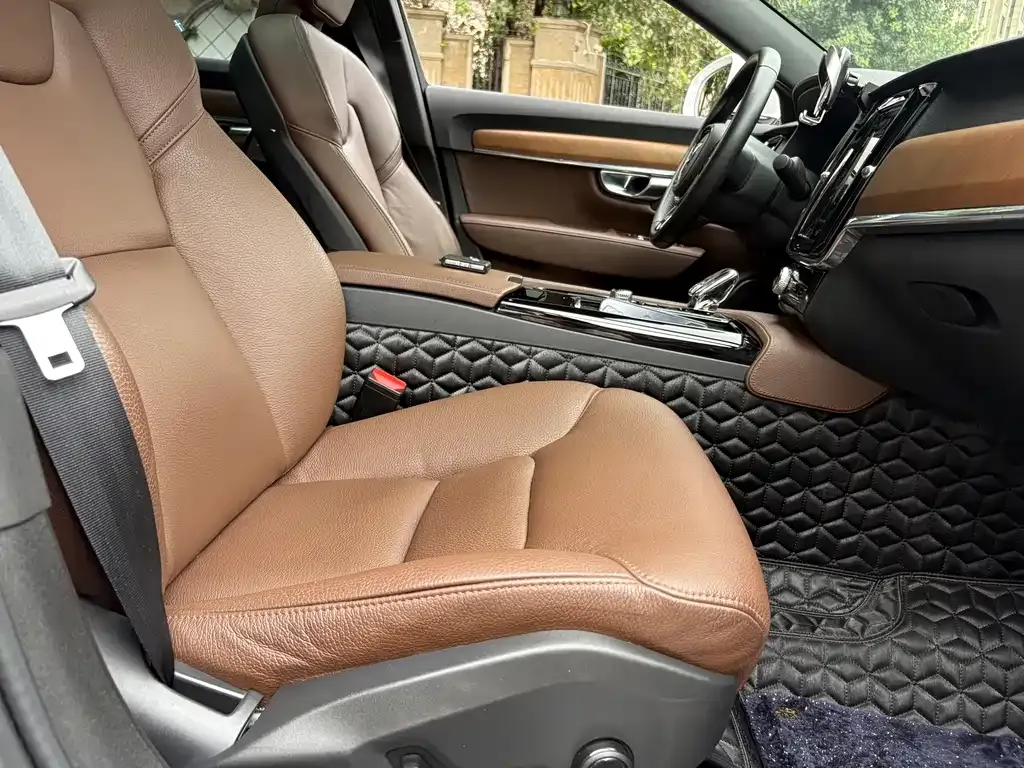 Volvo S90 PHEV 2021 из CN, фото 9