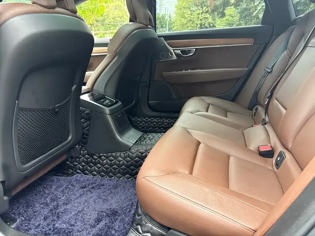 Volvo S90 PHEV 2021 из CN, фото 4