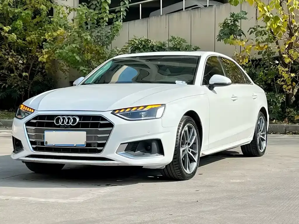 Audi A4L 2022 из CN, фото 1