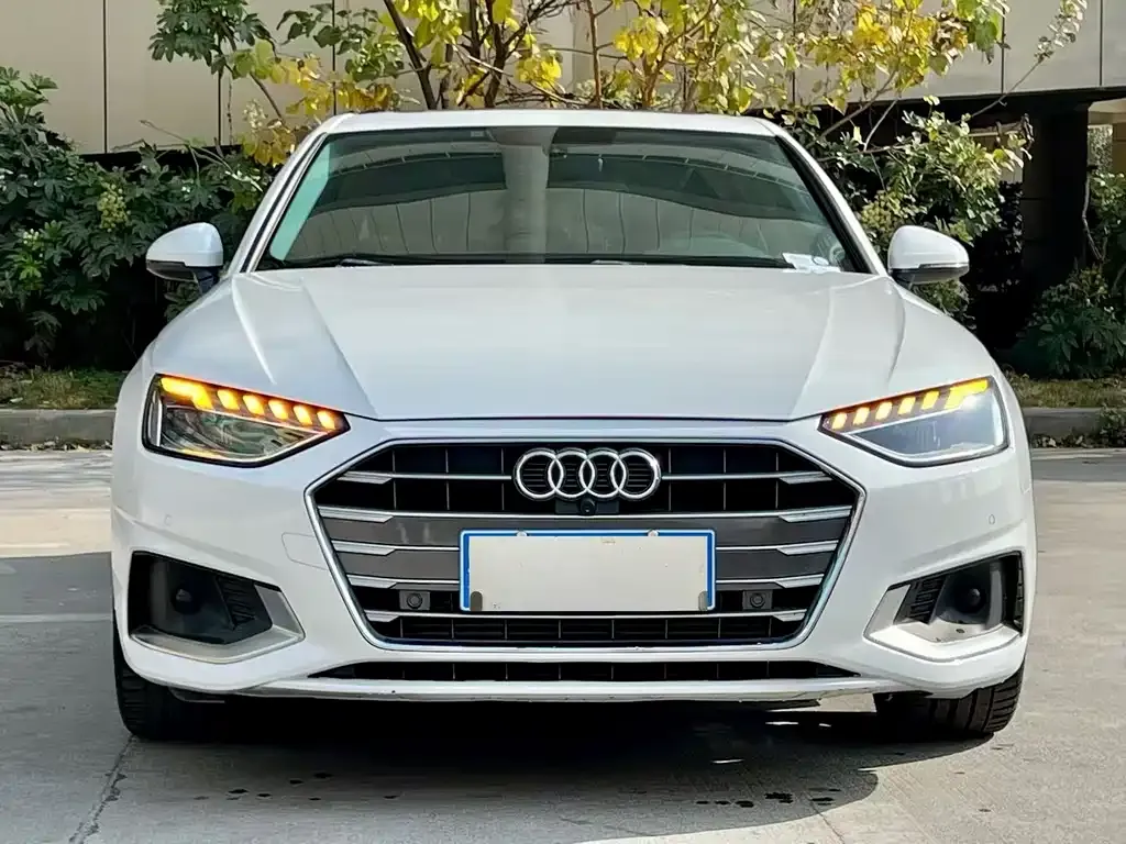 Audi A4L 2022 из CN, фото 8