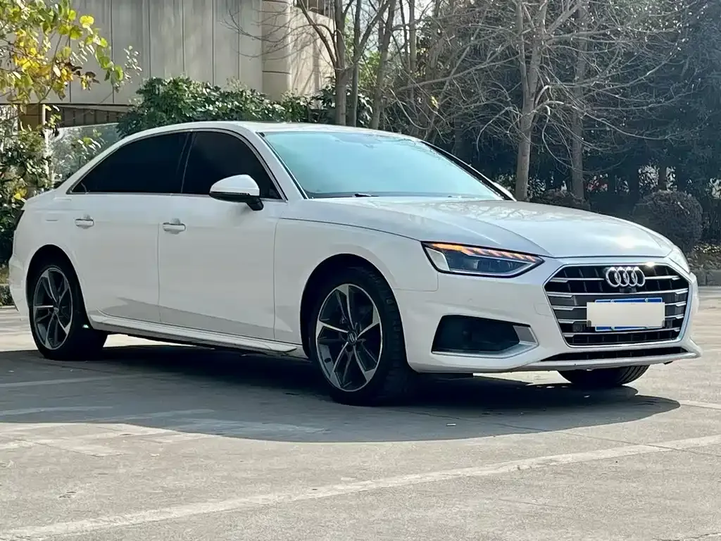 Audi A4L 2022 из CN, фото 9