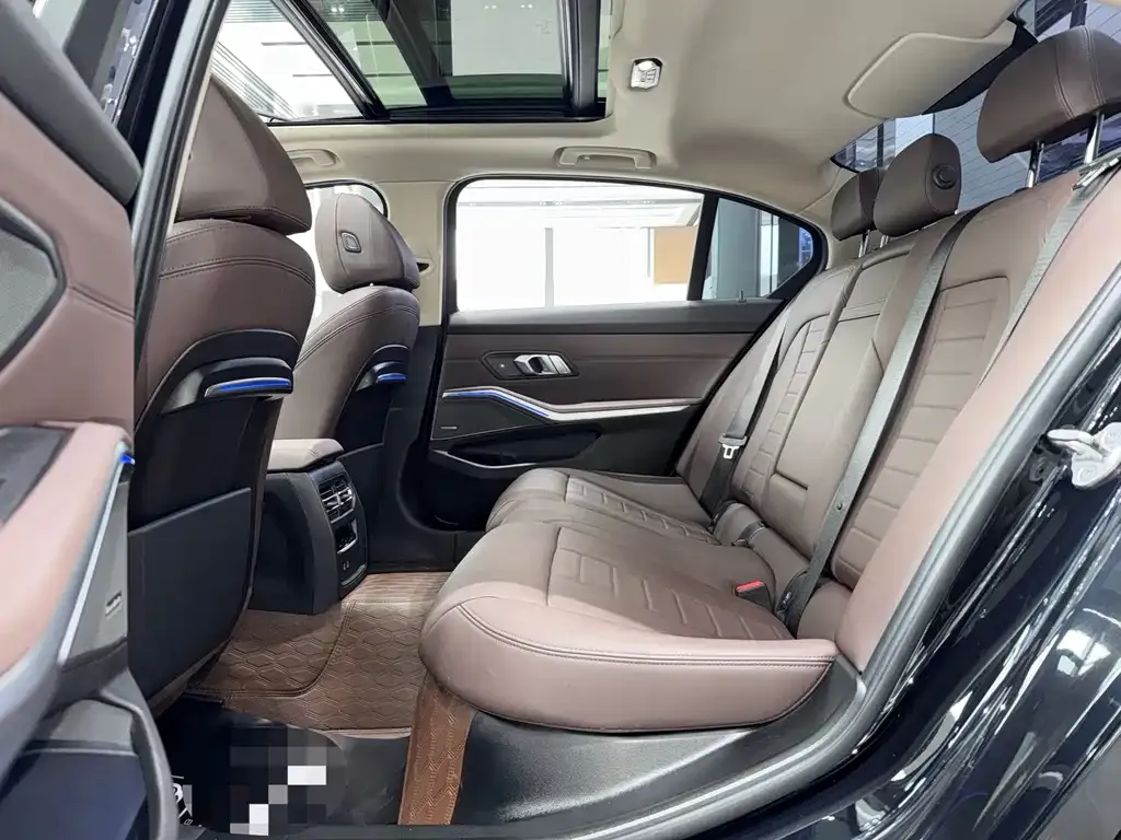 BMW 3 Series 2021 из CN, фото 4