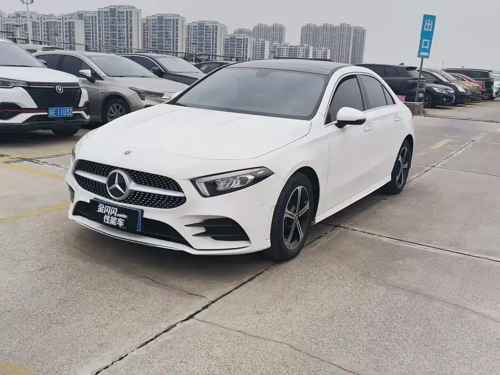 Mercedes-Benz A-Class 2023 из CN, фото 1