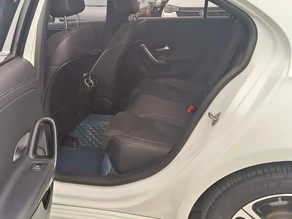 Mercedes-Benz A-Class 2023 из CN, фото 6