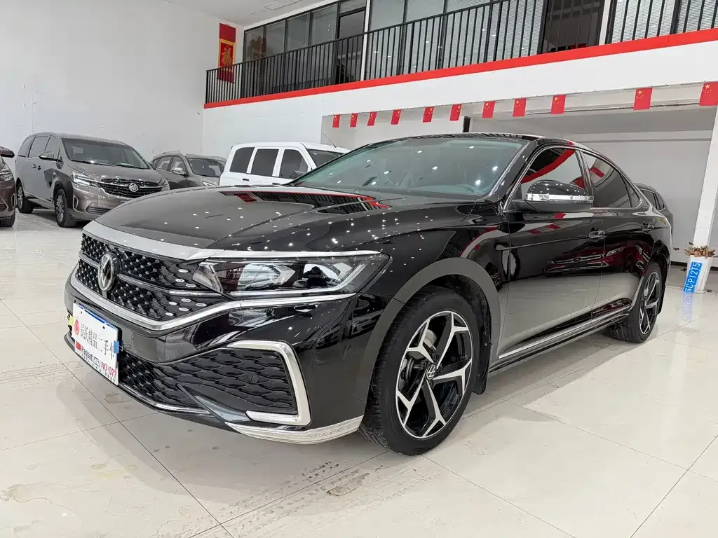 Volkswagen Passat 2023 из CN, фото 1