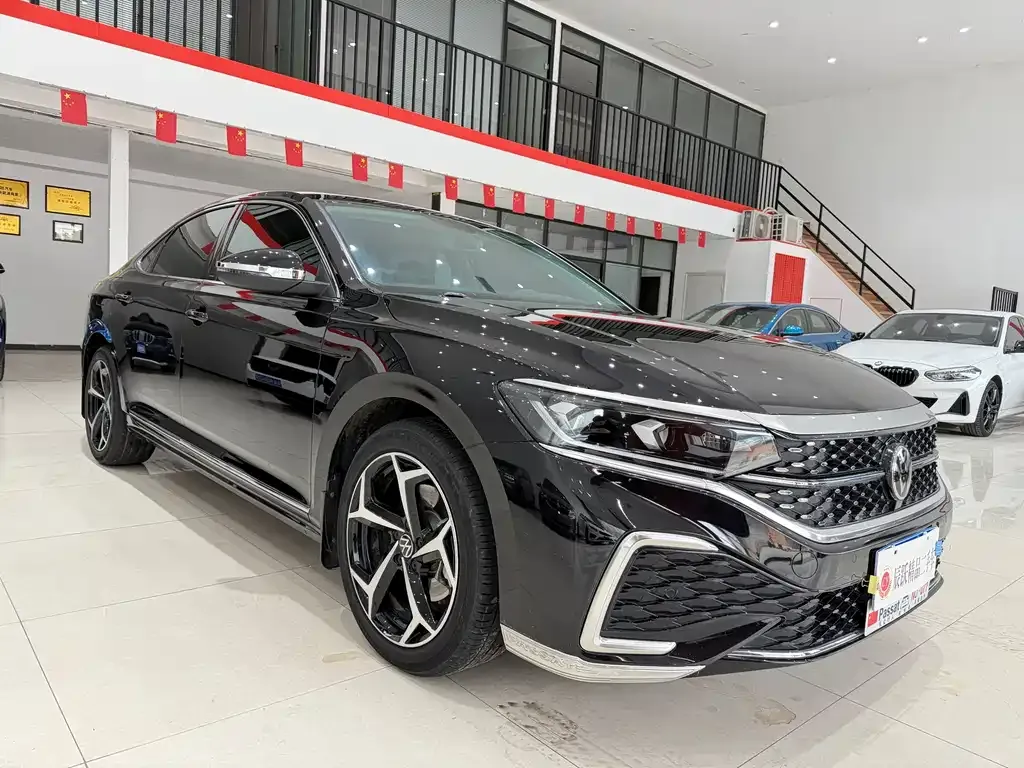 Volkswagen Passat 2023 из CN, фото 9