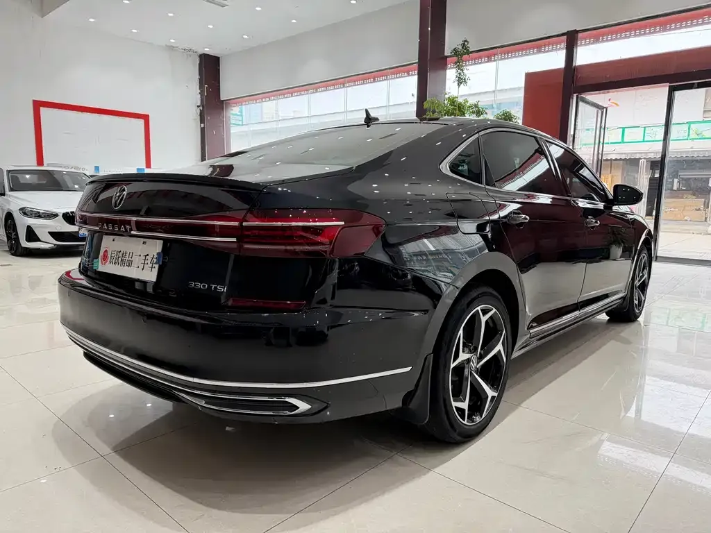Volkswagen Passat 2023 из CN, фото 4