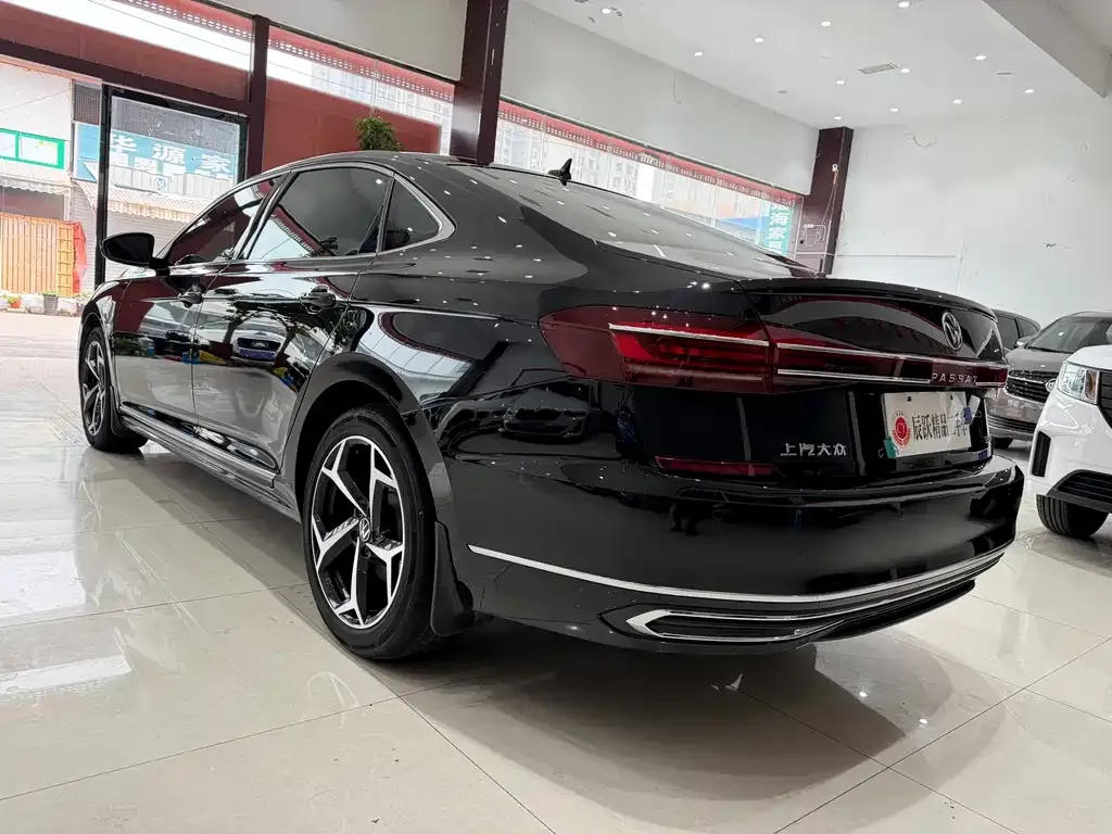 Volkswagen Passat 2023 из CN, фото 5