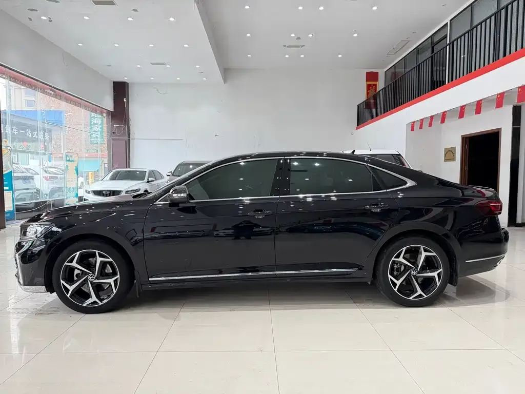 Volkswagen Passat 2023 из CN, фото 2