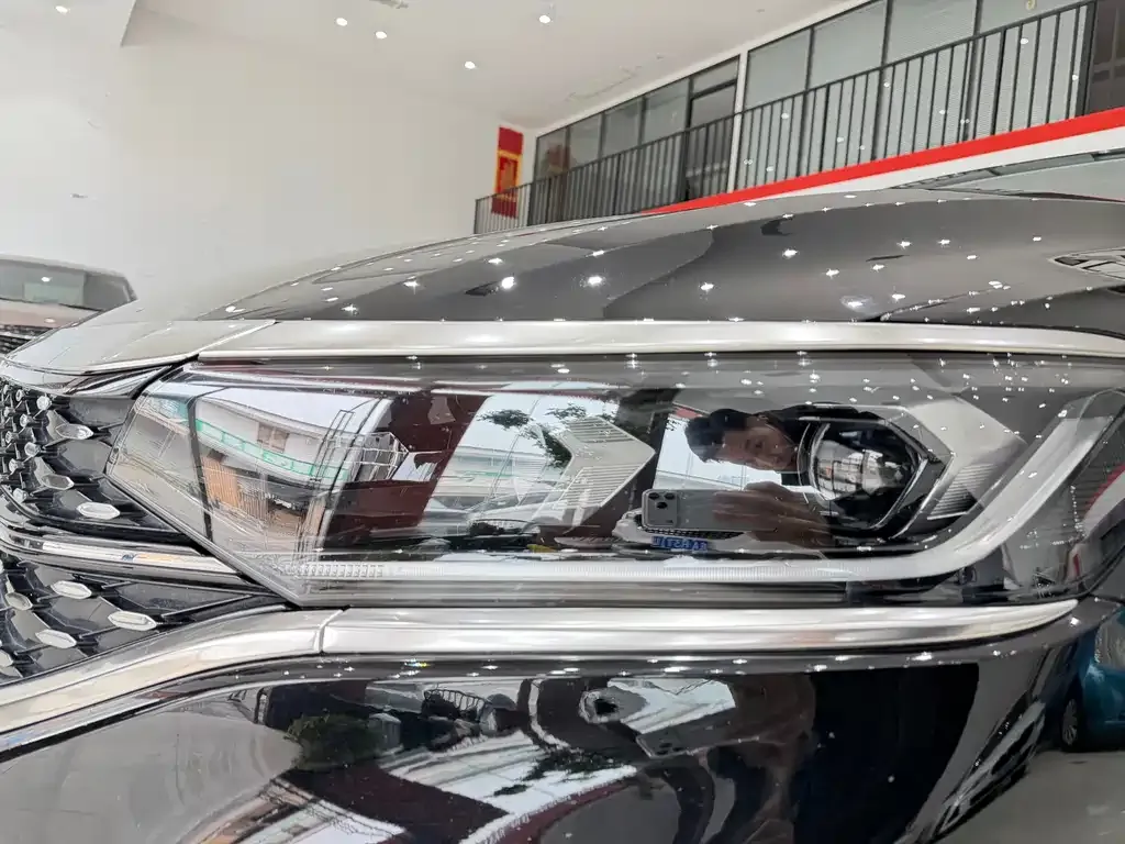 Volkswagen Passat 2023 из CN, фото 7