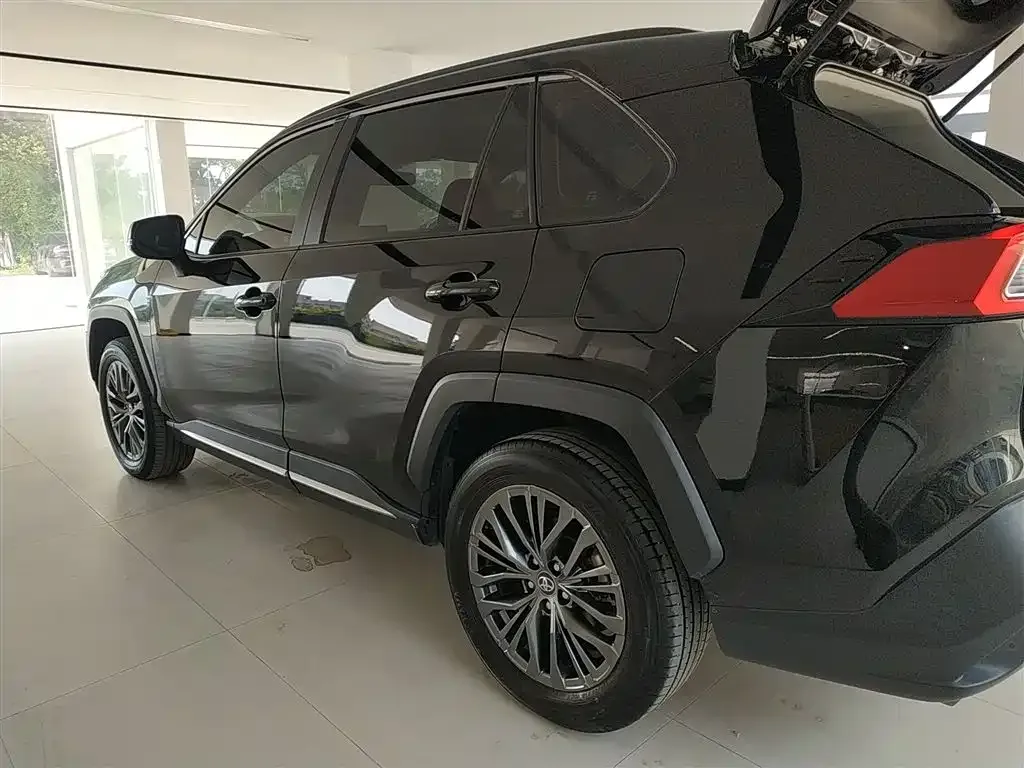 Toyota Wildlander 2023 из CN, фото 10