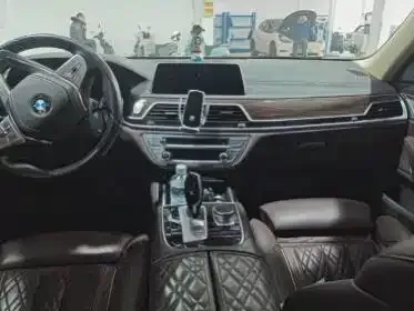 BMW 7 Series 2021 из CN, фото 7
