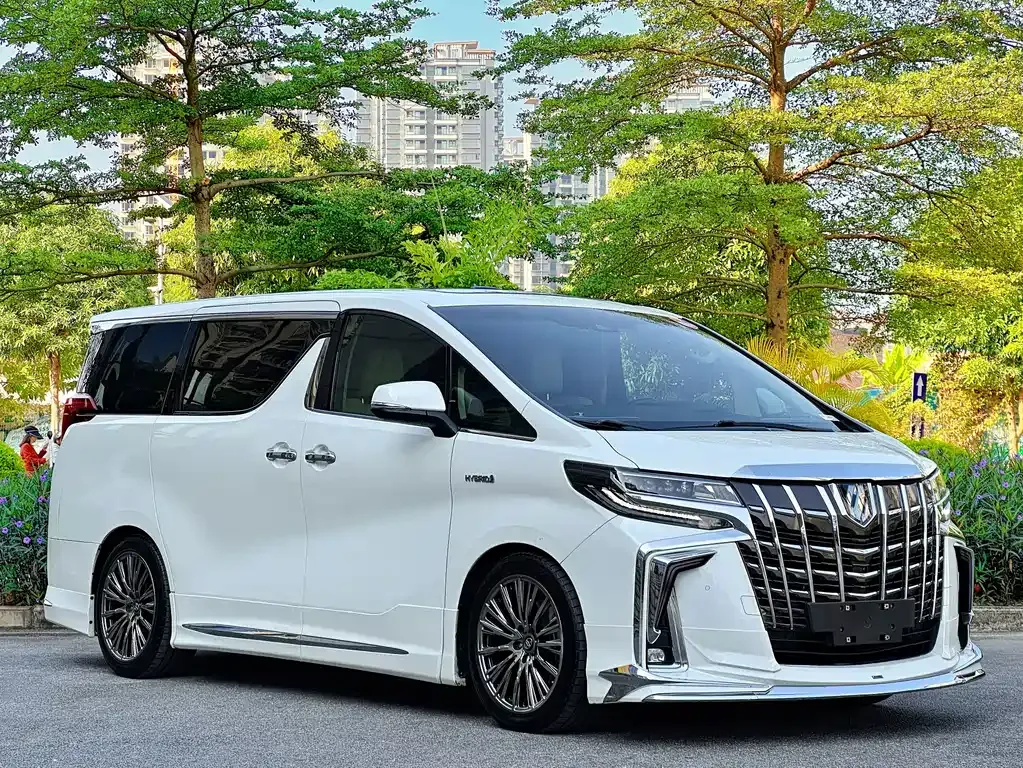 Toyota Alphard — фото 6