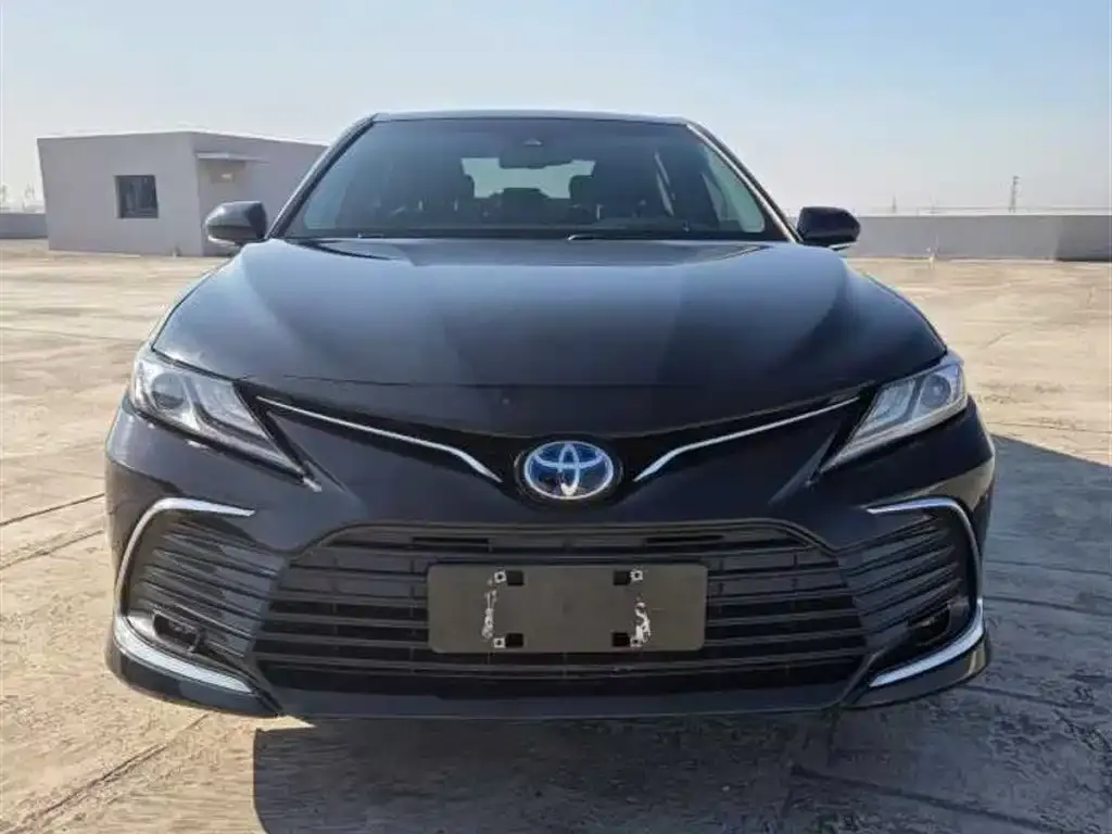 Toyota Camry — фото 5