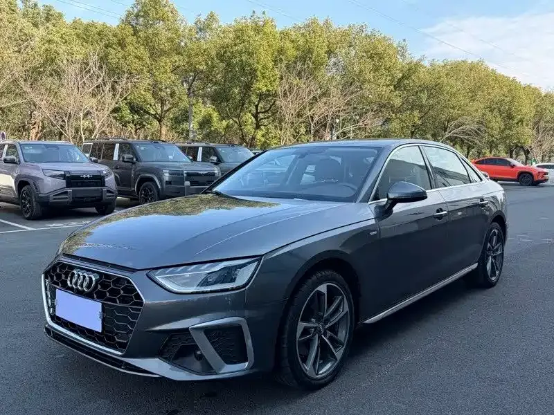 Audi A4L 2021 из CN, фото 1