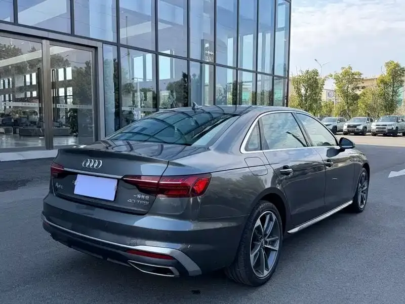 Audi A4L 2021 из CN, фото 8