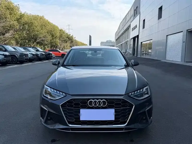 Audi A4L 2021 из CN, фото 3