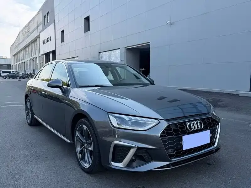 Audi A4L 2021 из CN, фото 2