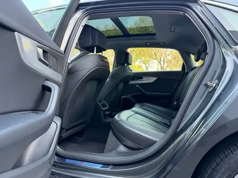 Audi A4L 2021 из CN, фото 7