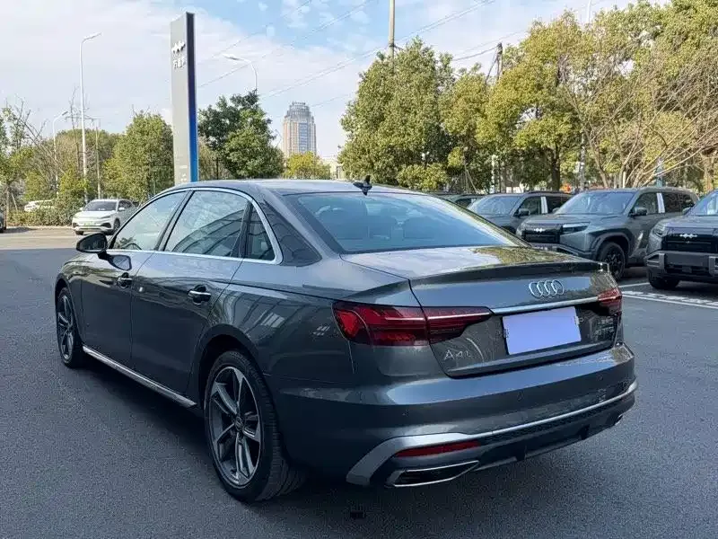Audi A4L 2021 из CN, фото 10