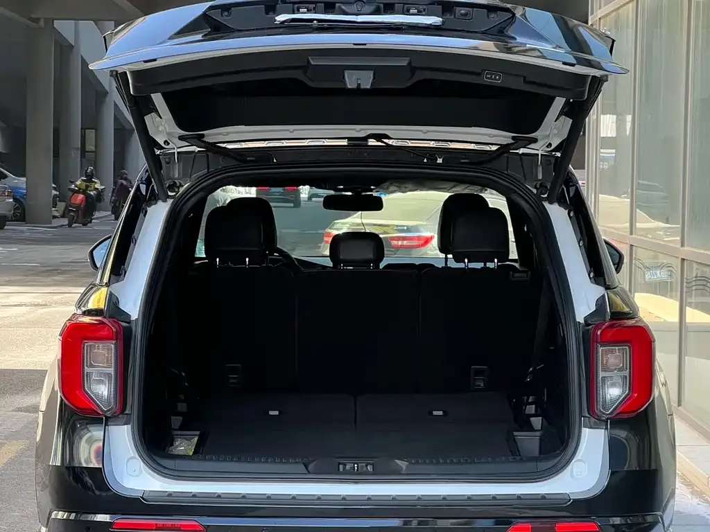 Ford Explorer 2021 из CN, фото 2