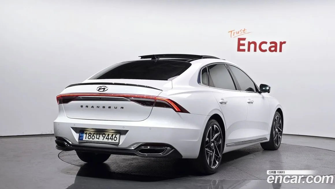 Hyundai Grandeur 2022 из KR, фото 2