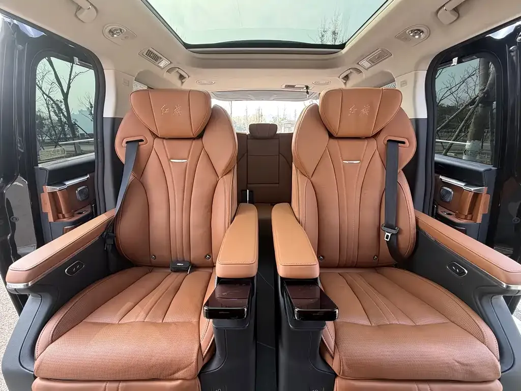Hongqi HQ9 2023 из CN, фото 2