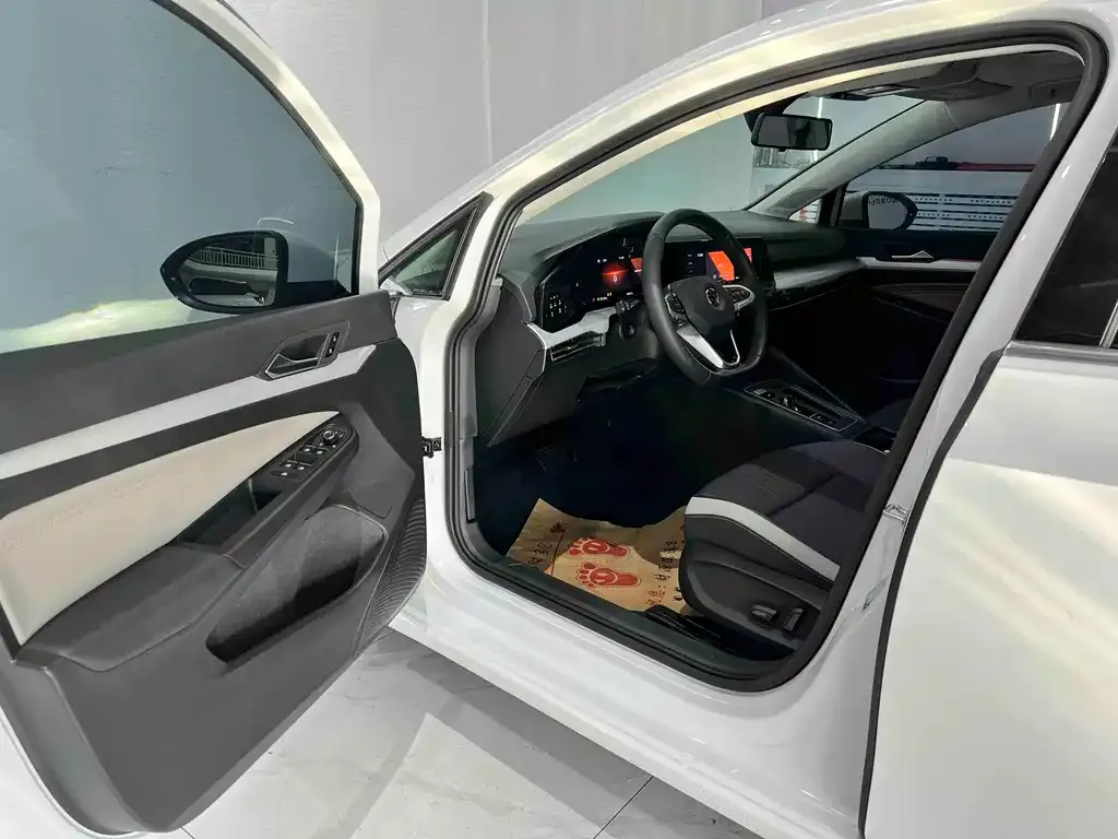 Volkswagen Golf 2022 из CN, фото 7