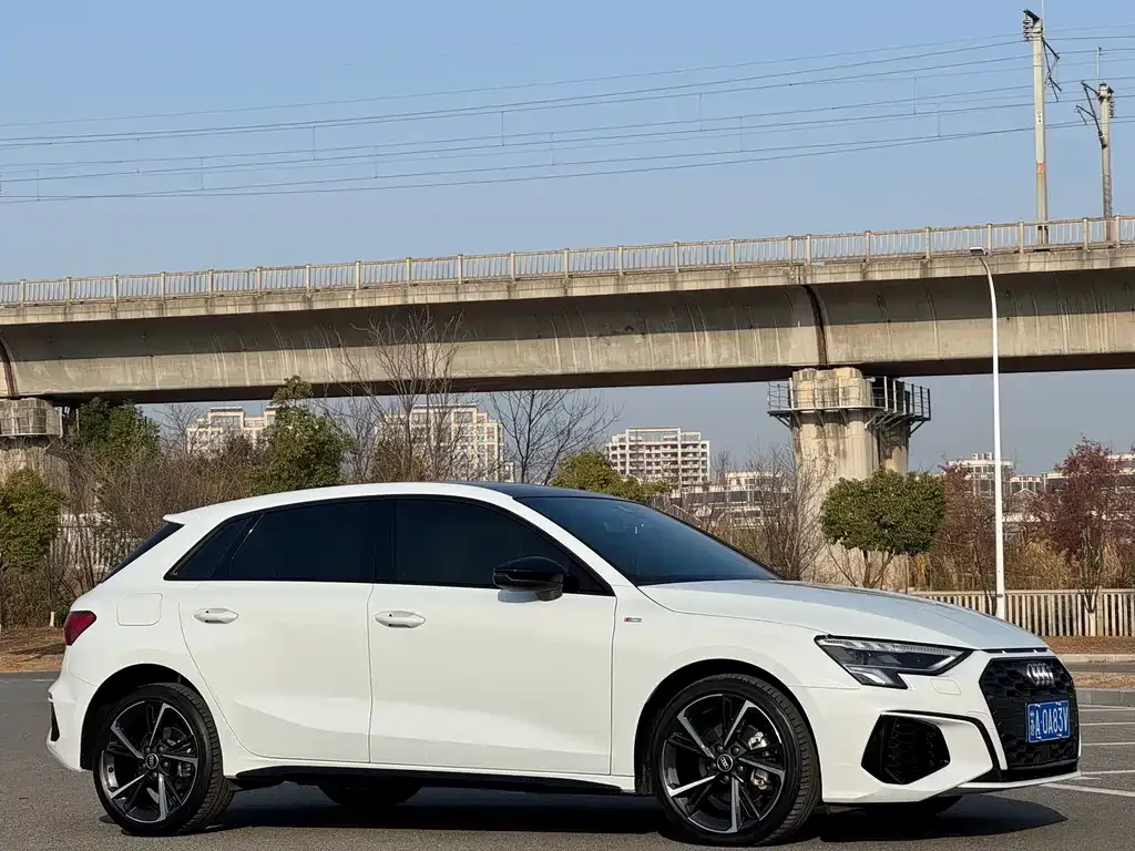 Audi A3 2023 из CN, фото 10