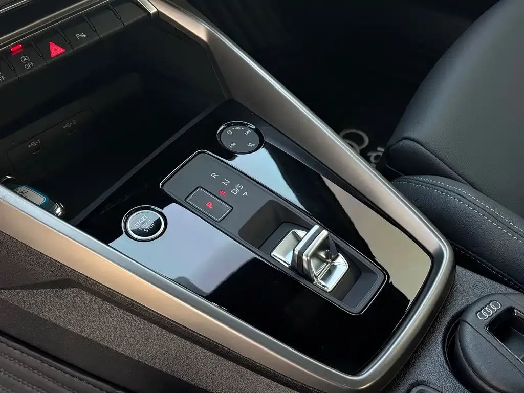 Audi A3 2023 из CN, фото 4