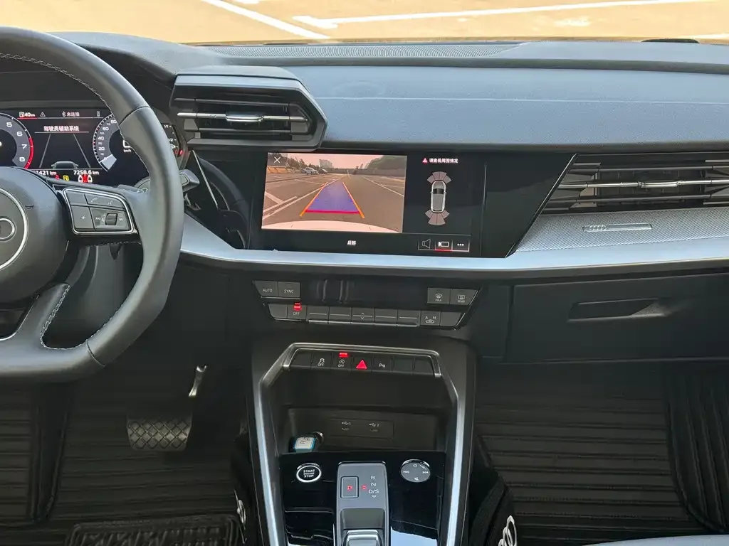 Audi A3 2023 из CN, фото 3