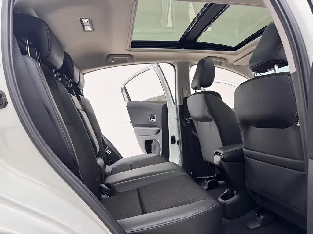 Honda Vezel 2022 из CN, фото 8