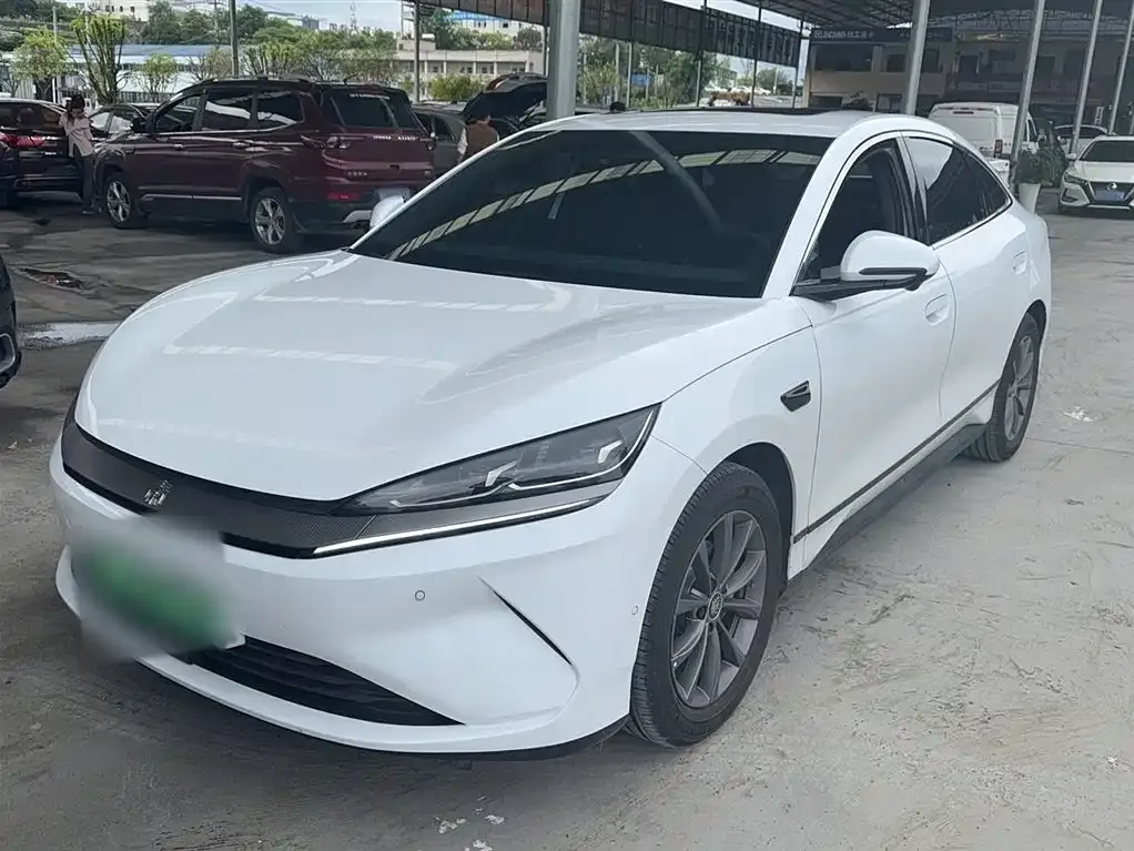 BYD Qin L — фото 1