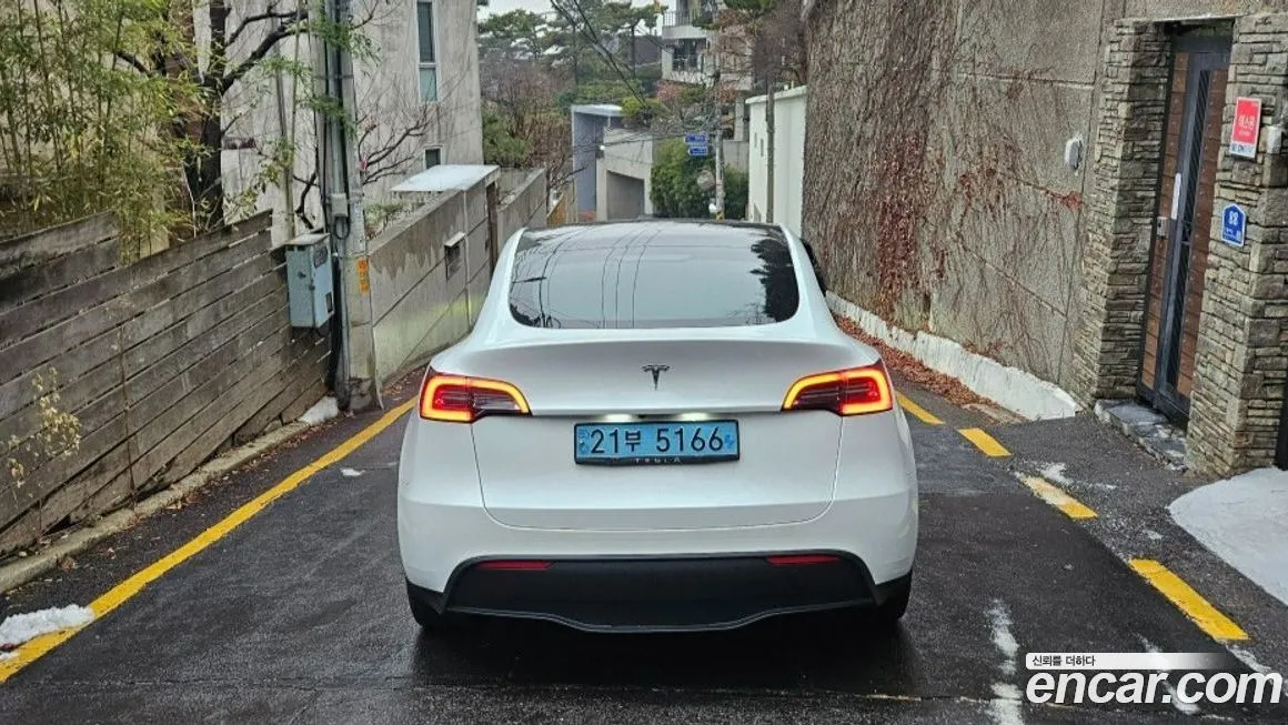 Tesla Model Y 2023 из KR, фото 3