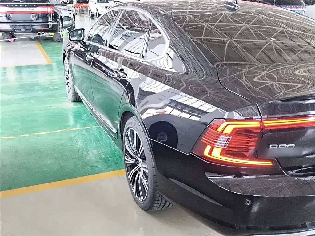 Volvo S90 2024 из CN, фото 4