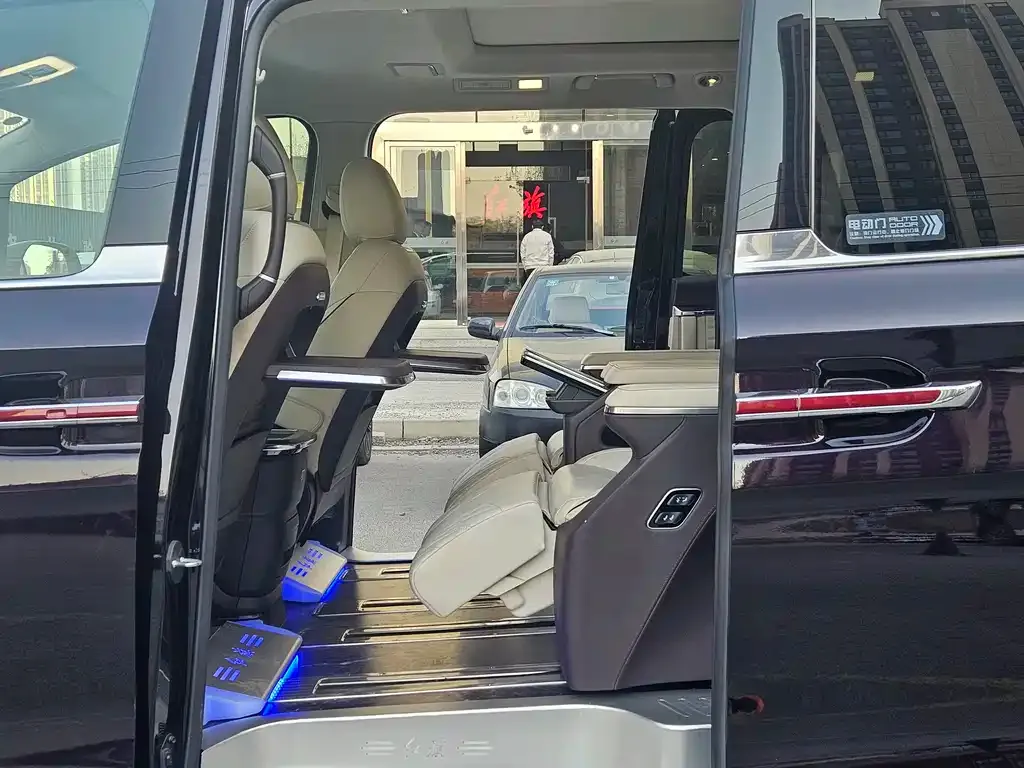 Hongqi HQ9 2022 из CN, фото 6