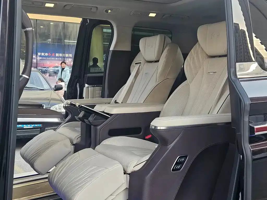 Hongqi HQ9 2022 из CN, фото 2