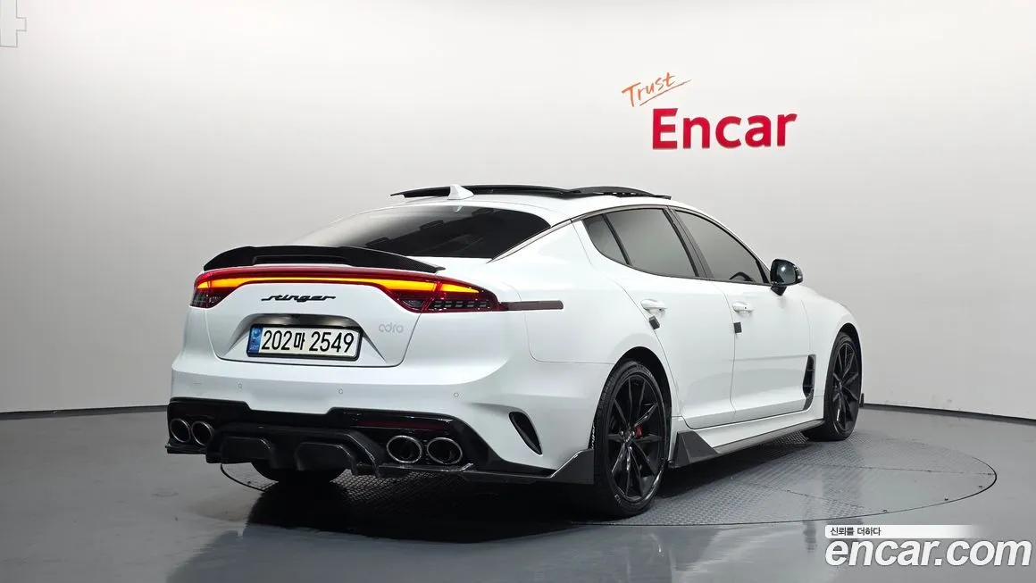 Kia Stinger 2023 из KR, фото 2