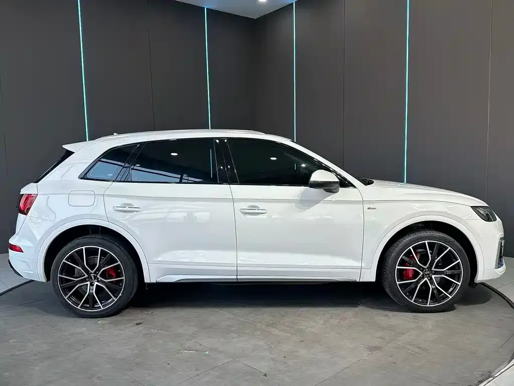 Audi Q5L 2021 из CN, фото 4