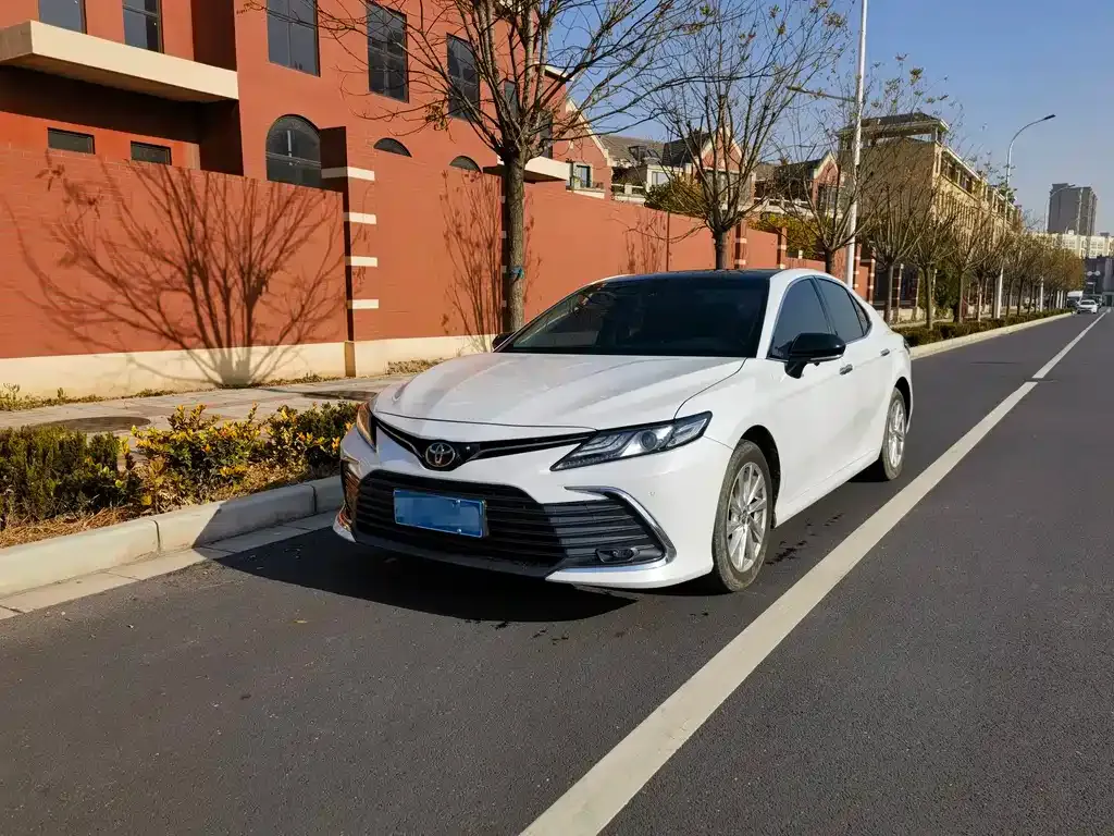 Toyota Camry 2023 из CN, фото 1