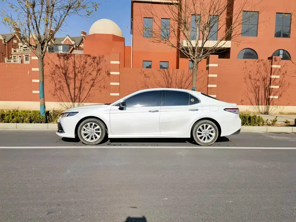 Toyota Camry 2023 из CN, фото 3
