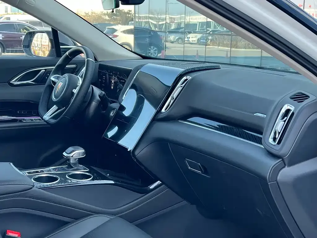 Hongqi HS3 PHEV 2025 из CN, фото 2