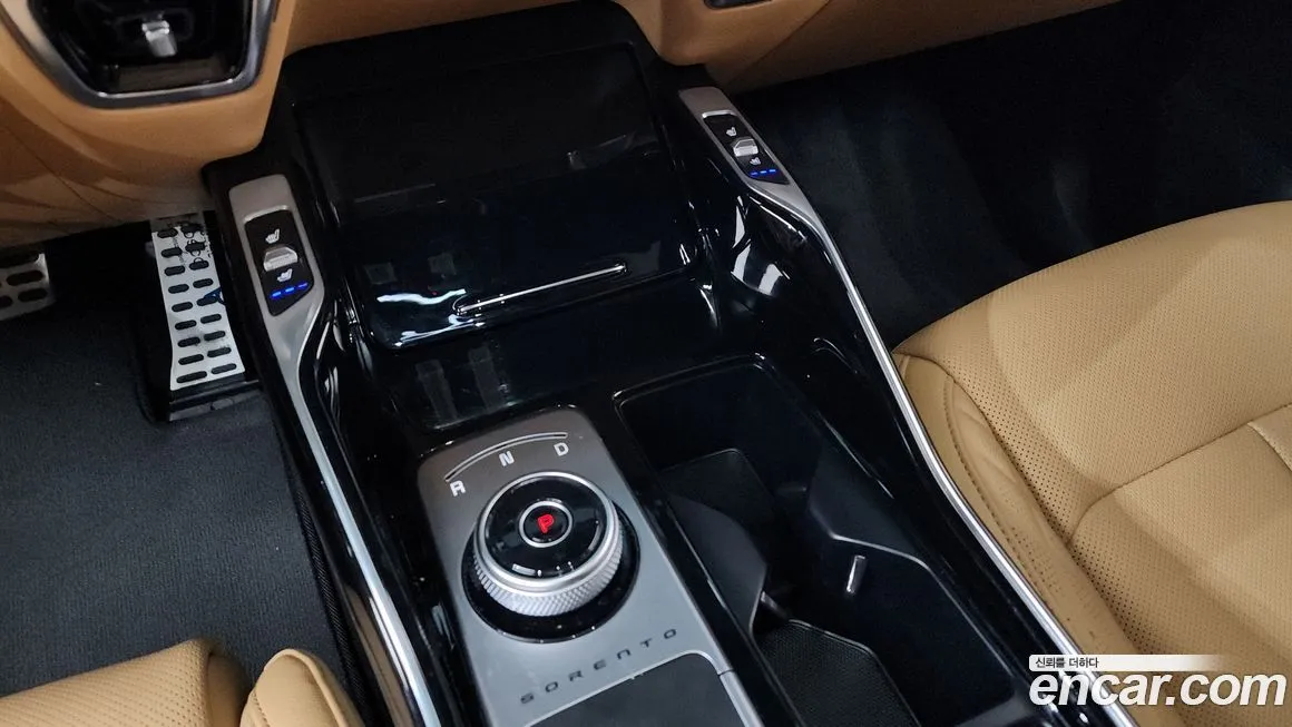 Kia Sorento — фото 9