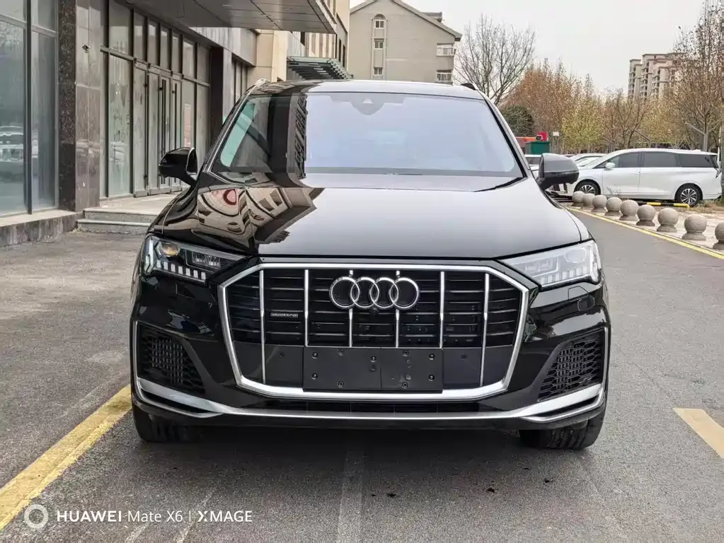 Audi Q7 2024 из CN, фото 2