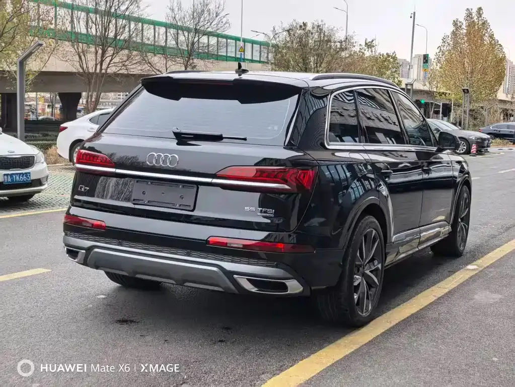 Audi Q7 2024 из CN, фото 7